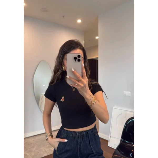 Bisiklet Yaka Kısa Kollu Nakışlı Crop  iyah