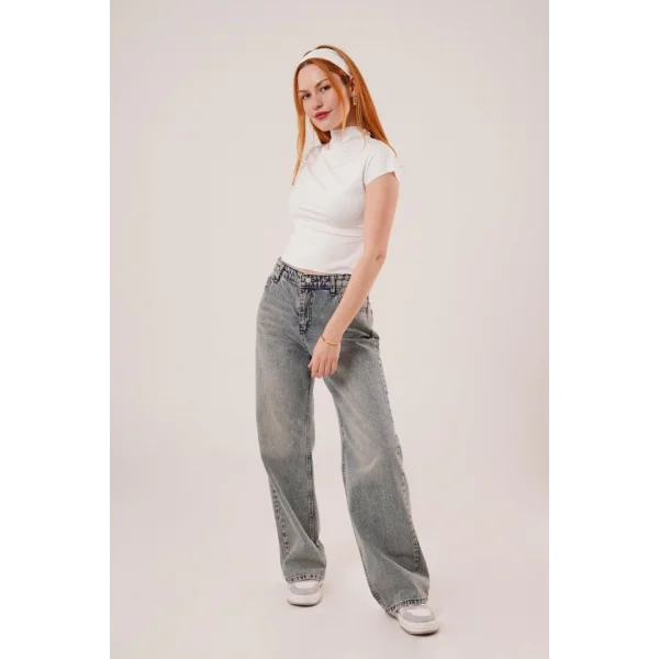 Boğazlı Parlak Kumaş Beyaz Crop