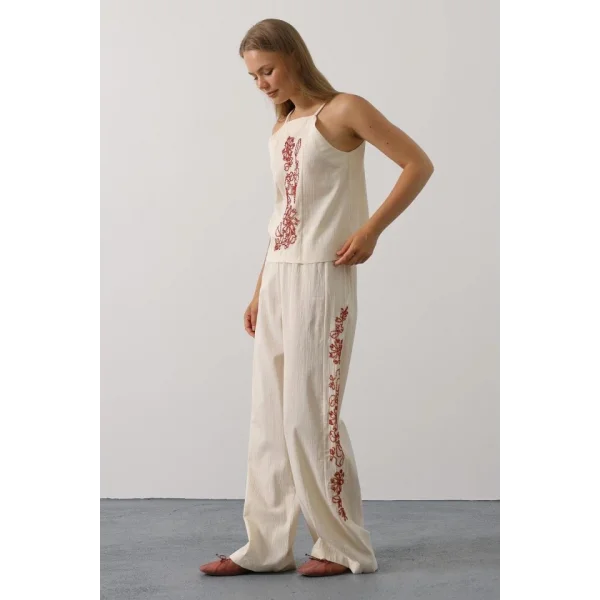 Boncuk İşlemeli Askılı Pantolon Takım - Natür