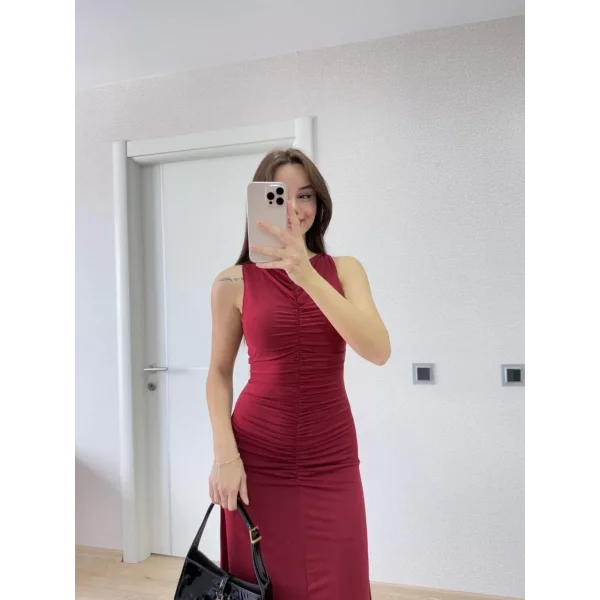 Bürümcük Kumaşlı İçi Astarlı Üzgülü Kolsuz Büzgülü Uzun Elbise - Kırmızı