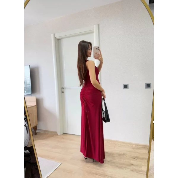 Bürümcük Kumaşlı İçi Astarlı Üzgülü Kolsuz Büzgülü Uzun Elbise - Kırmızı