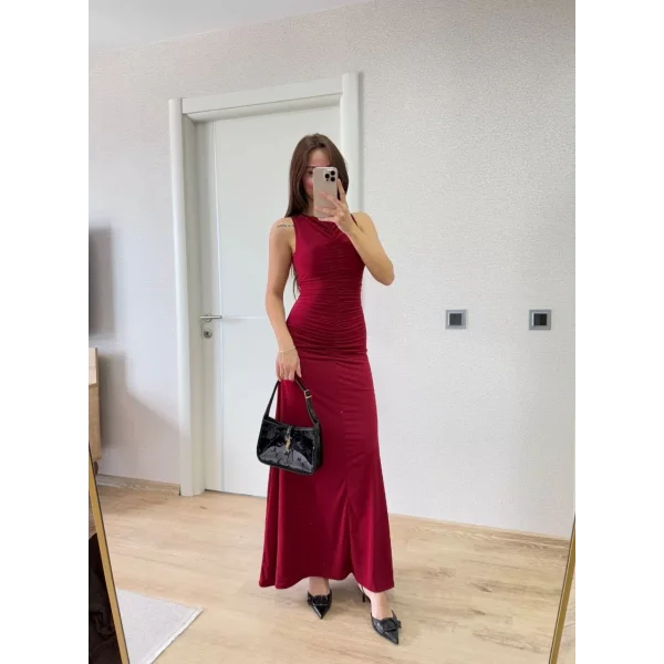 Bürümcük Kumaşlı İçi Astarlı Üzgülü Kolsuz Büzgülü Uzun Elbise - Kırmızı