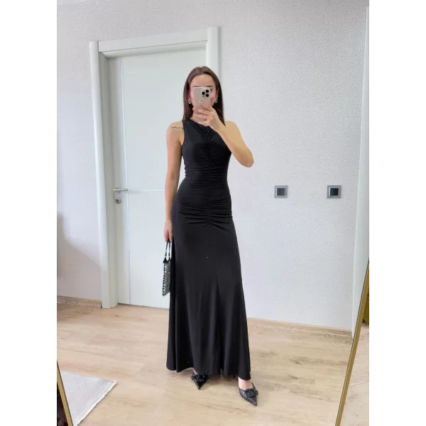 Bürümcük Kumaşlı İçi Astarlı Üzgülü Kolsuz Büzgülü Uzun Elbise - Siyah