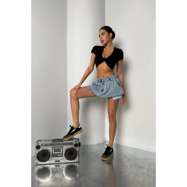 Büzgü Detay Crop Bluz