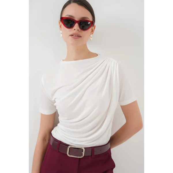 Büzgü Detaylı Kısa Kol Sandy Bluz 945  Beyaz