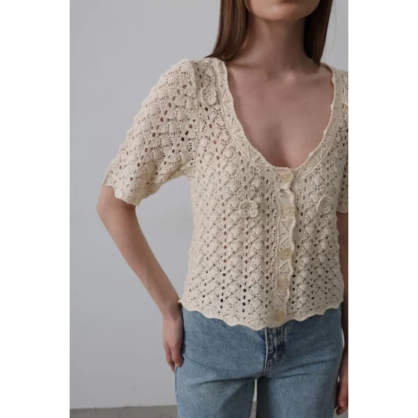 Çiçek Detaylı Düğmeli Triko - Ekru