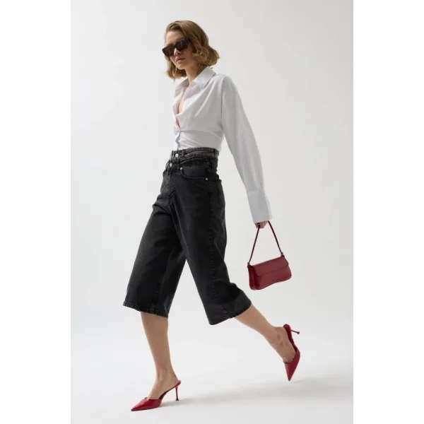 Çift Kemerli Bermuda Denim Şort