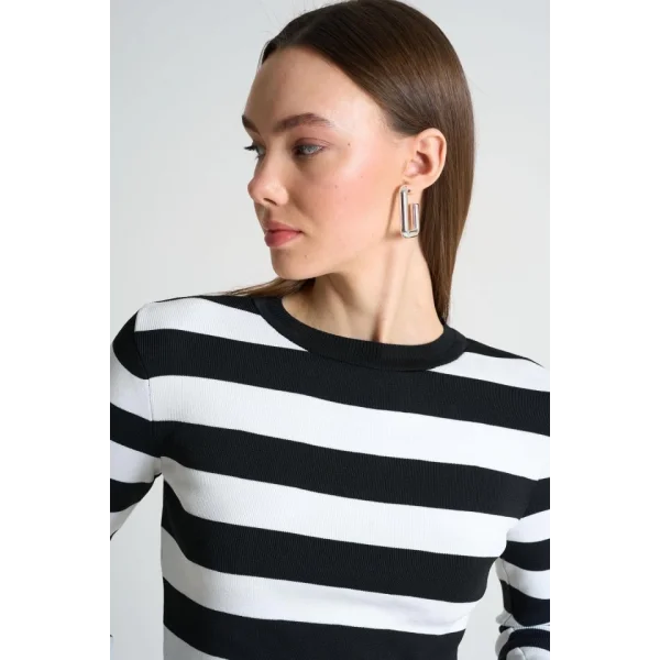 Çizgili Bisiklet Yaka Kazak  SiyahBeyaz