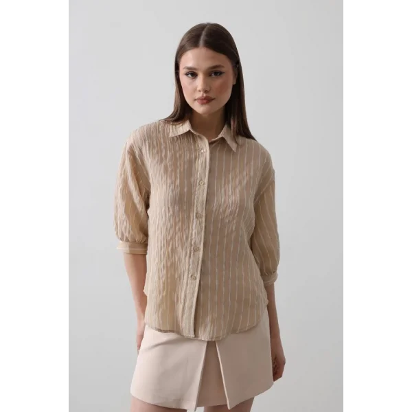 Çizgili Gömlek  Taş