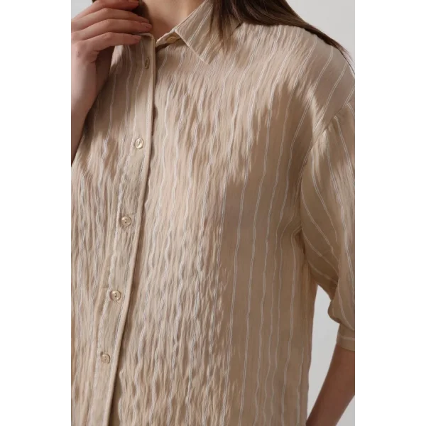 Çizgili Gömlek  Taş