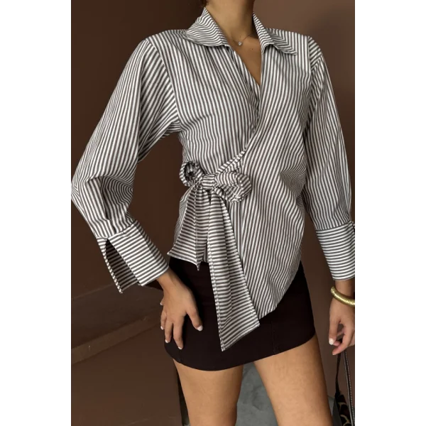 ÇİZGİLİ POPLİN KRUVAZE BAĞLAMALI GÖMLEK - Kahverengi