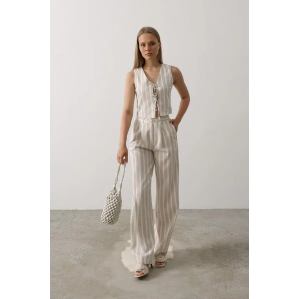 Çizgili Yelek Takım - Beyaz-Taş