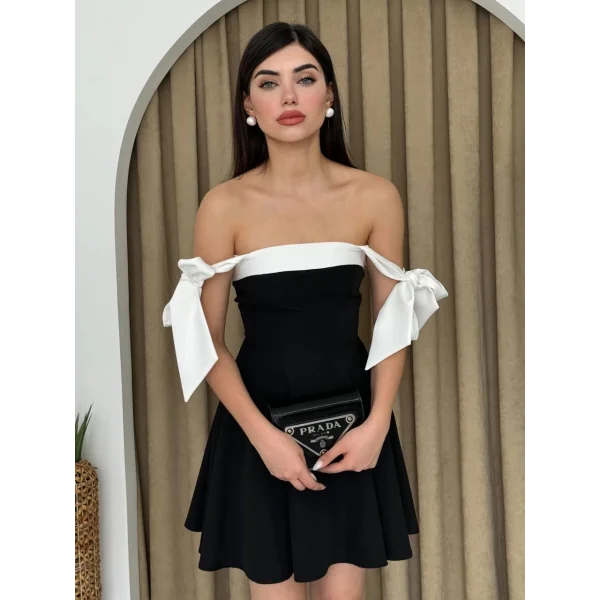 Cloche Omuzu Fiyonklu Elbise