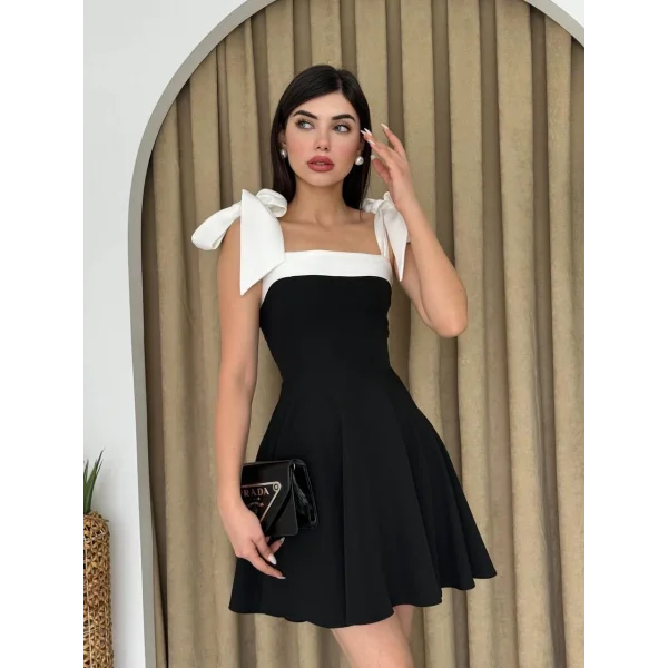 Cloche Omuzu Fiyonklu Elbise