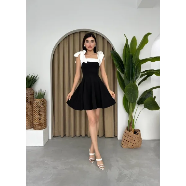 Cloche Omuzu Fiyonklu Elbise