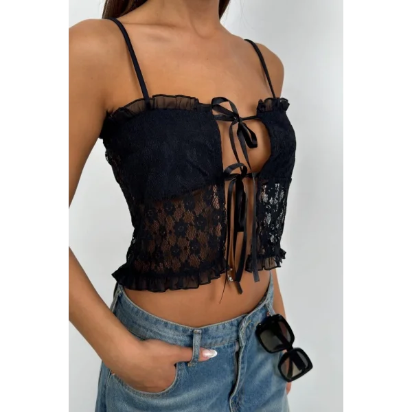 Dantelli Bağcık Detay Crop