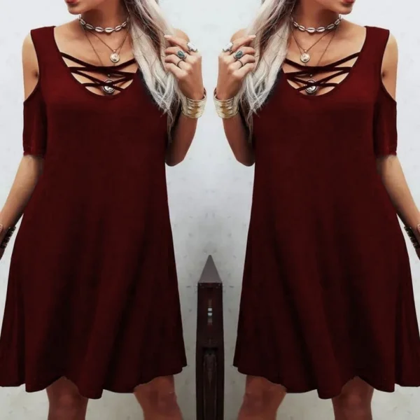 Dekolteli Bağcık Detay Viskon Kumaş Elbise