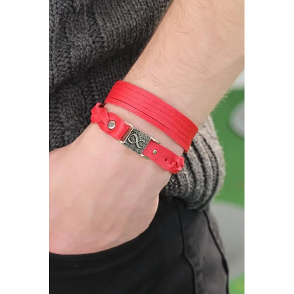 Desenli Metal Aksesuarlı Kırmızı Renk Deri Erkek Bileklik Kombin