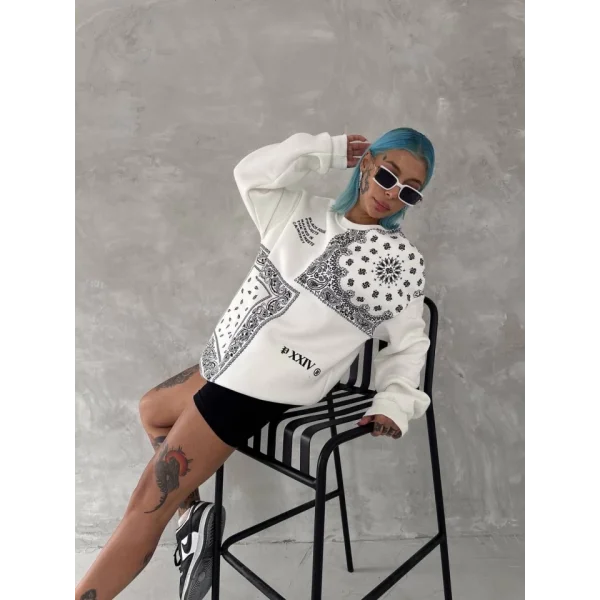 Desenli Üç İplik Bisiklet Yaka Oversize weathirt  Beyaz