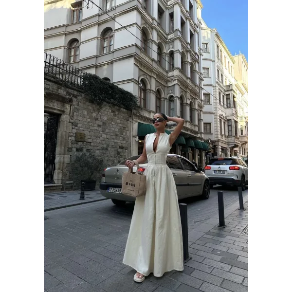 Dik Yuvarlak Yaka Önden Fermuarlı Sifir Kol Beli Oturtmalı Kolsuz Cepli Çan Etekli Uzun Elbise - Beyaz