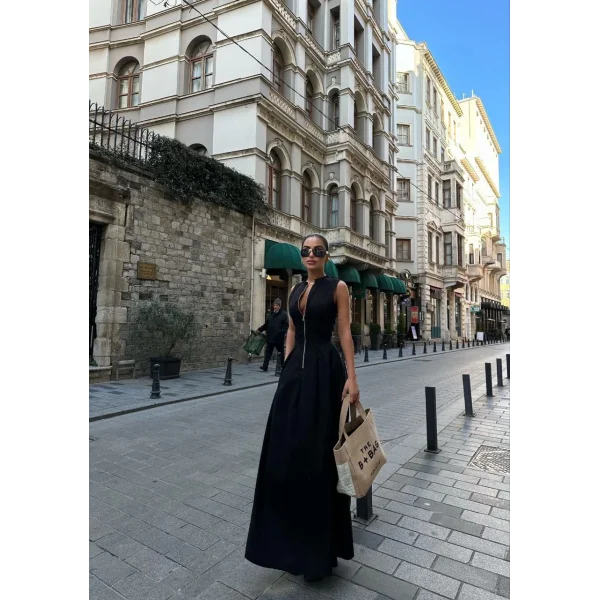 Dik Yuvarlak Yaka Önden Fermuarlı Sifir Kol Beli Oturtmalı Kolsuz Cepli Çan Etekli Uzun Elbise - Siyah