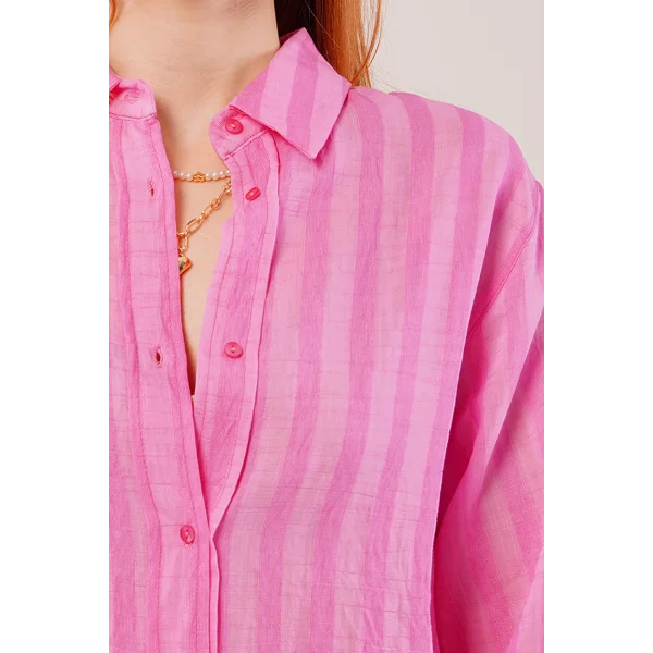 Düğmeli Ve Çizgi Detaylı Pembe Gömlek