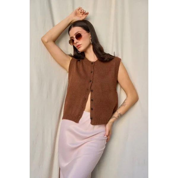Düz Düğmeli Yelek  Süt Kahve