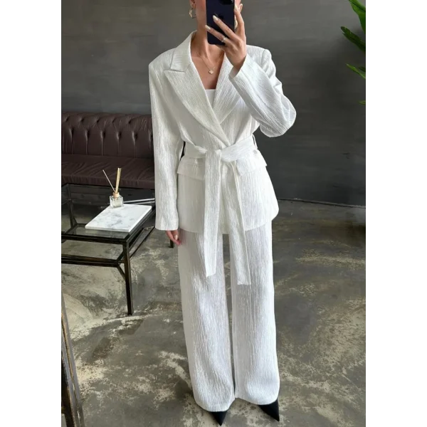 Ekru Beli Kuşaklı Ceket Ve Pantolon Parlak Takım