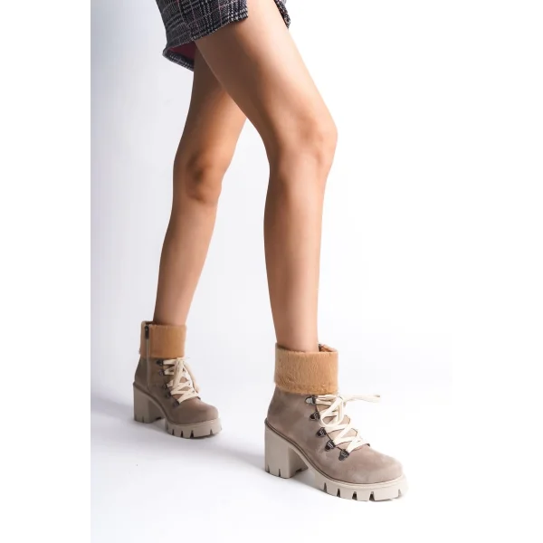 EMMA Bağcıklı Fermuarlı Ortopedik Taban Topuklu Kürk Detaylı Süet Kadın Bot STT - Ten