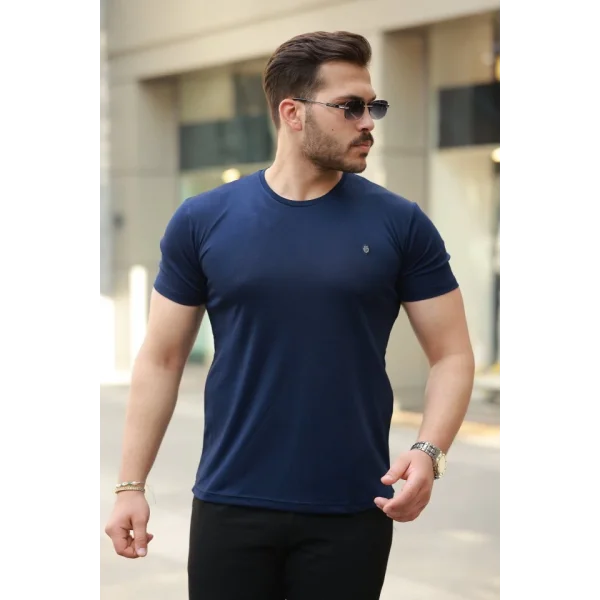 Erkek Bisiklet Yaka Arma Detaylı Basic Kısa Kollu Tişört