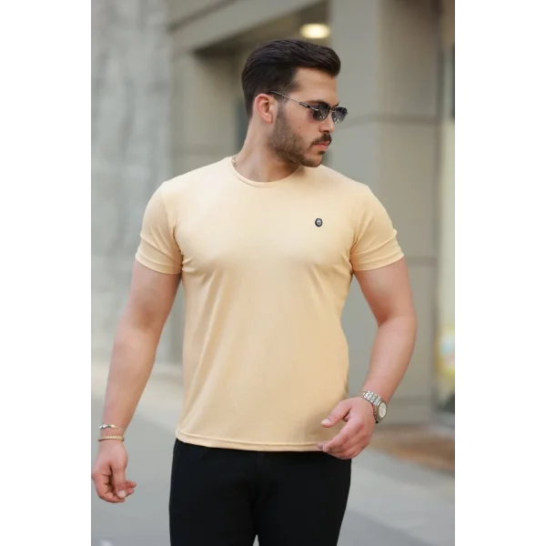 Erkek Bisiklet Yaka Arma Detaylı Basic Kısa Kollu Tişört