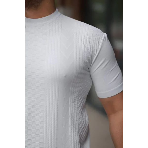 Erkek Desen Dokulu Kısa Kollu Tişört