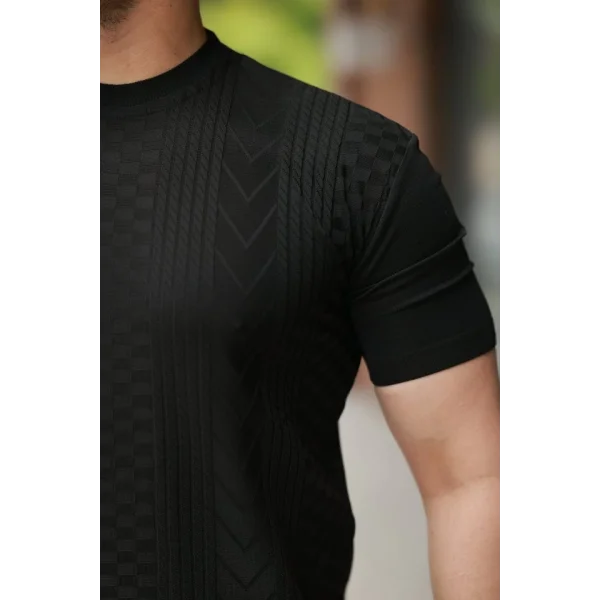 Erkek Desen Dokulu Kısa Kollu Tişört