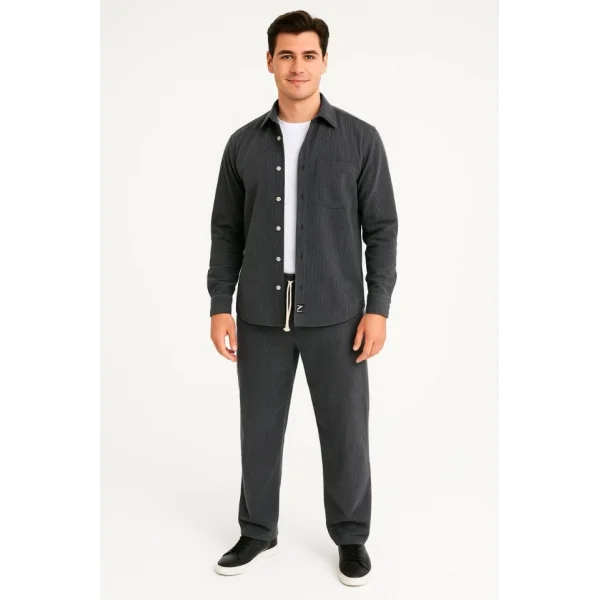 Erkek Kadife Oversize Takım – Gömlek Ve Pantolon İkili Set Füme Corduroy Şıklığı, Rahat Ve Zarif Duruş Yumuşak Dokulu Kadife Kumaş, Düğmeli Gömlek Üst Ve Lastikli Pantolon Alt Parça Ile Gün Boyu Konfor- Füme