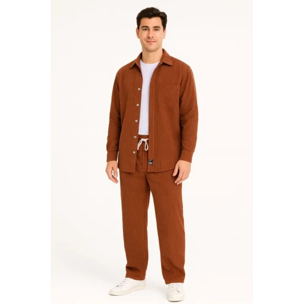 Erkek Kadife Oversize Takım – Gömlek Ve Pantolon İkili Set Füme Corduroy Şıklığı, Rahat Ve Zarif Duruş Yumuşak Dokulu Kadife Kumaş, Düğmeli Gömlek Üst Ve Lastikli Pantolon Alt Parça Ile Gün Boyu Konfor- Kiremit