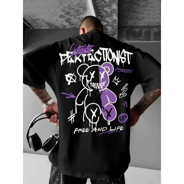 Erkek OversizeGrafik Tişört CAMPBRASTCOOPERATION Kalın Yazı Bisiklet Yaka, Kısa Kol, Kalın Mor ve Siyah Desenli Yazlık Sokak Kıyafeti - Siyah