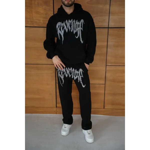 Erkek Premium Taş Baskılı Eşofman Takım Revenge Model (Siyah) Kapüşonlu Üst + Taşlı Baskılı Alt Modern Streetwear Tarzı Oversize Rahat Kalıp 3 iplik Pamuklu - Siyah