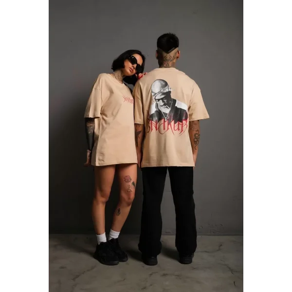 Erkek Oversize Tişört – Beyaz 24/1 Penye Kumaş, Bisiklet Yaka, Ön & Arka Baskılı, Streetwear Tarzı Rahat Büyük Kalıp T-Shirt - Bej