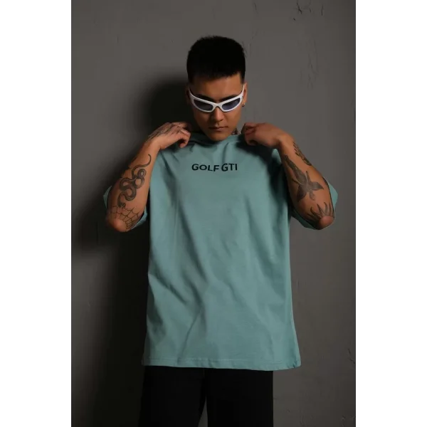Erkek Oversize Baskılı Tişört – Golf GTI Retro Araba Desenli, Ön & Arka Dijital Baskı, Sokak Modası Stil - Mint Yeşili