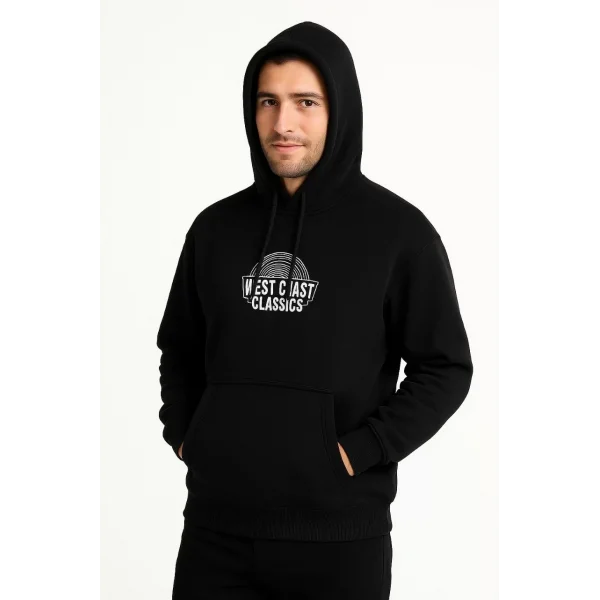 Erkek Kapşonlu Sweatshirt – Oversize Üç İplik Şardonlu Hoodie, “West Coast Classics” Ön & Arka Baskılı, Kanguru Cepli Kışlık Günlük Stil - Siyah