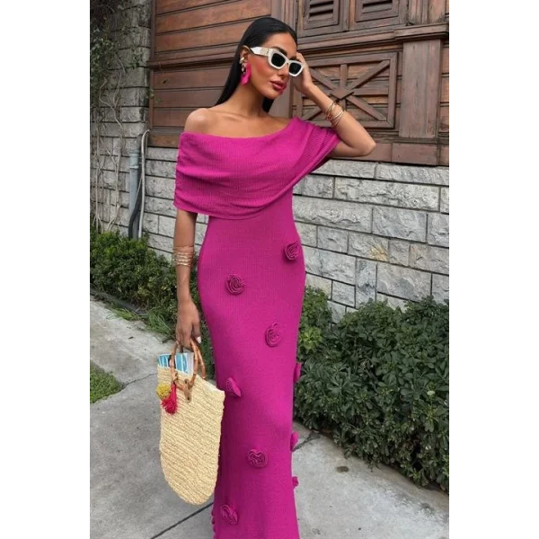 Eteği Gül Detay Madonna Yaka Elbise 2863