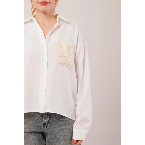 Etnik Cep Detaylı Beyaz Gömlek