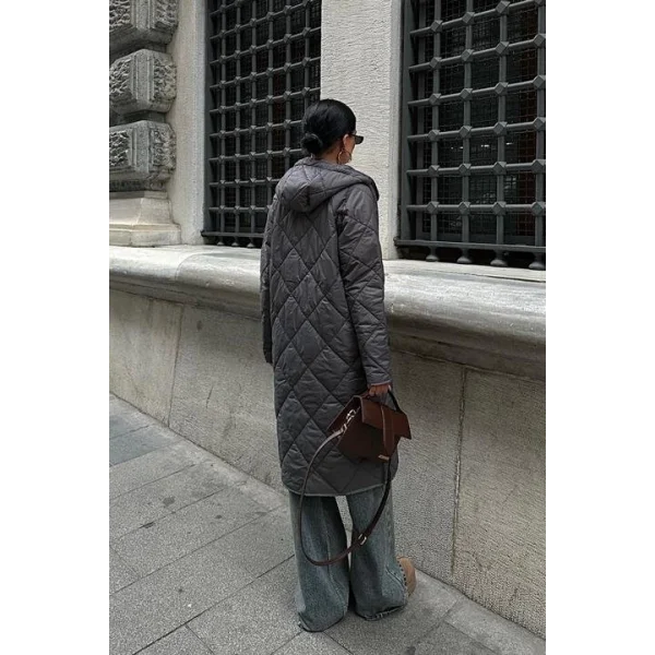 Fermuar Ve Kapşonlu Uzun Kapitone Mont 7062