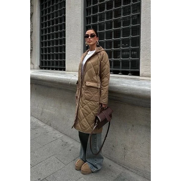 Fermuar Ve Kapşonlu Uzun Kapitone Mont 7062