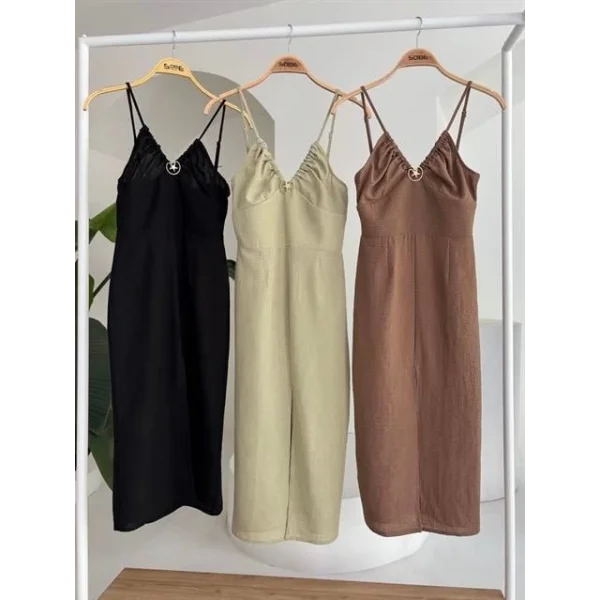 Göğsü Aksesuarlı Önü Yırtmaçlı Elbise 2899