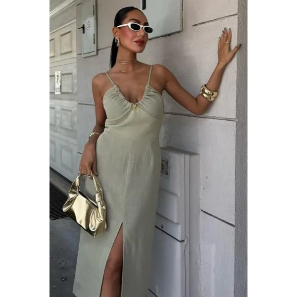 Göğsü Aksesuarlı Önü Yırtmaçlı Elbise 2899