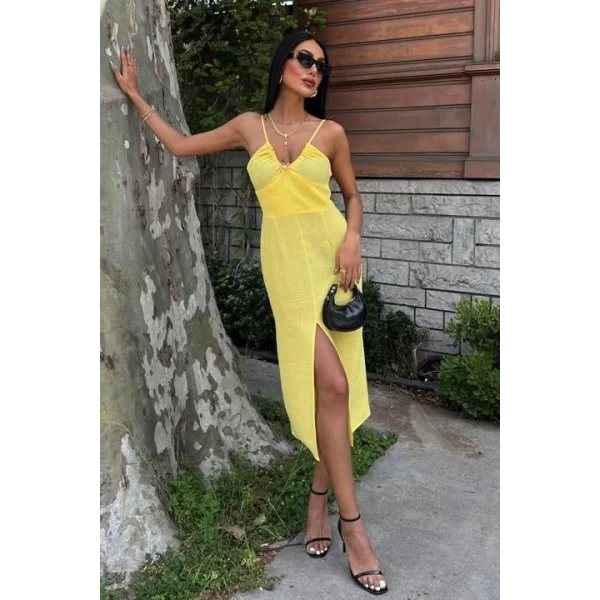 Göğsü Aksesuarlı Önü Yırtmaçlı Elbise 2899