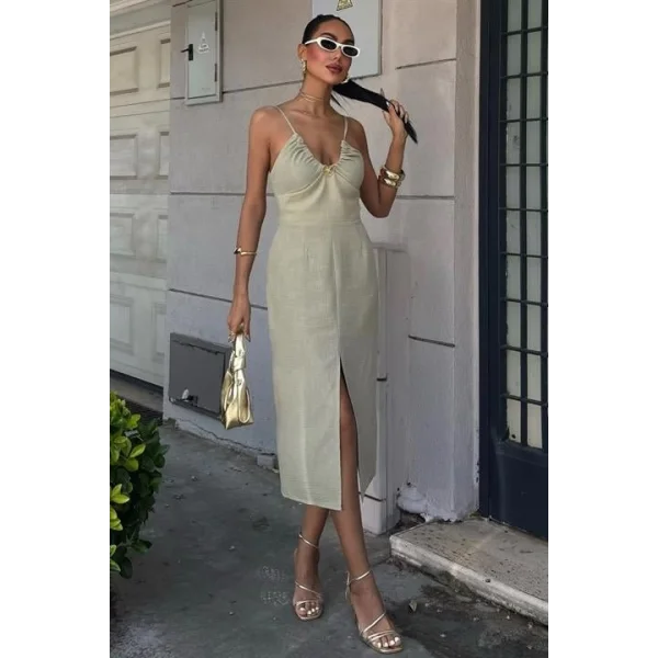 Göğsü Aksesuarlı Önü Yırtmaçlı Elbise 2899