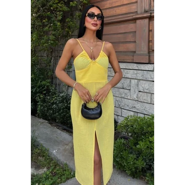 Göğsü Aksesuarlı Önü Yırtmaçlı Elbise 2899