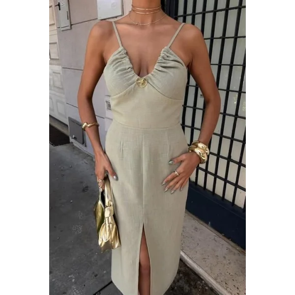 Göğsü Aksesuarlı Önü Yırtmaçlı Elbise 2899